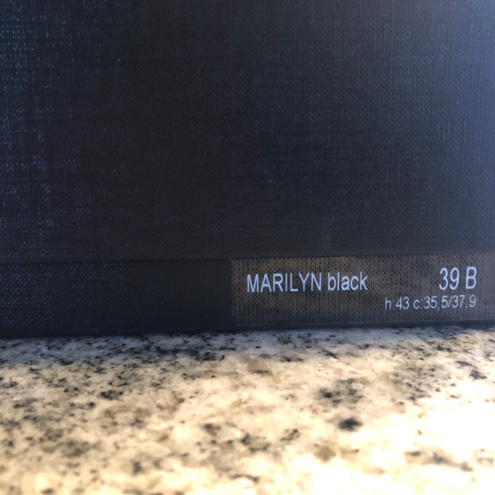 Tucci Marilyn Tall Boots Size 39 B - Picture 8 of 9